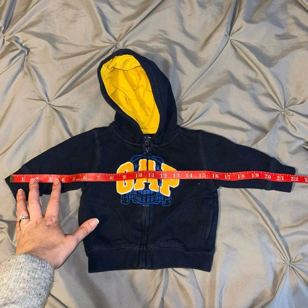 GAP Kids Hoodie in Navy and‎ Yellow 3-6 months